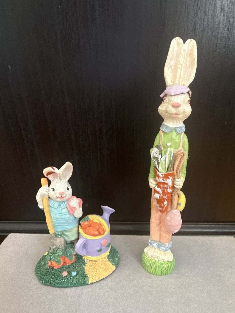 Vintage Resin Spring Easter Bunnies 1 Pencil Figurine